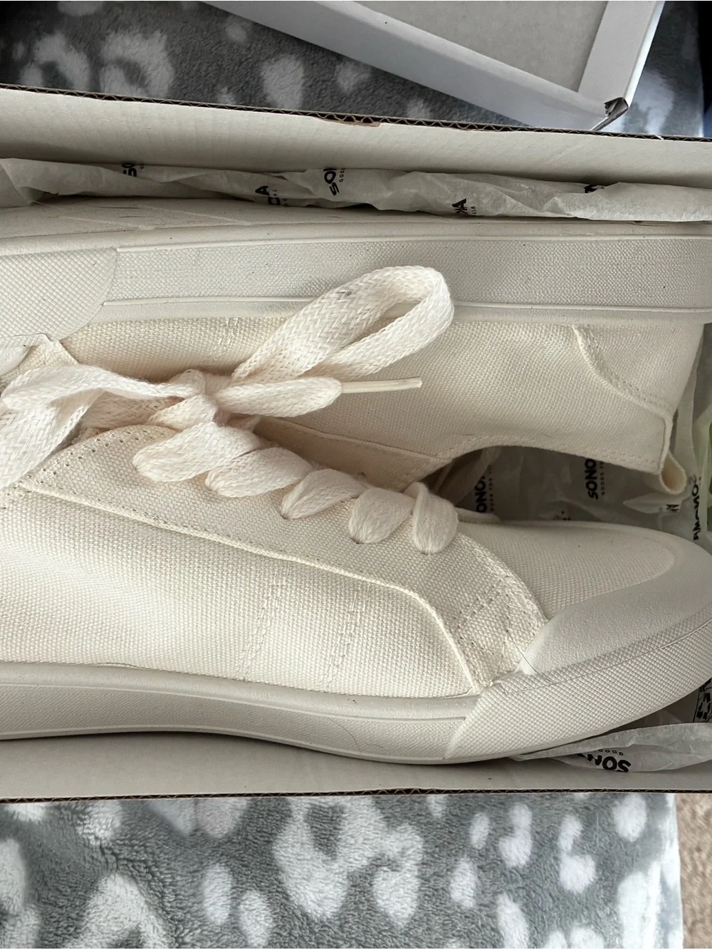 Sonoma Off-White Canvas Lace-Up Sneakers - Picture 2 of 4